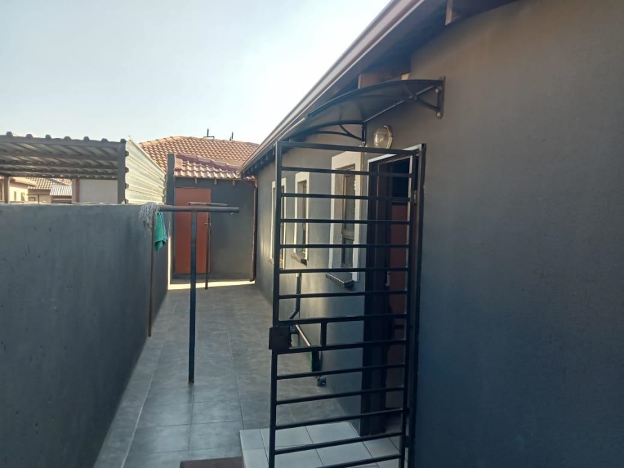 3 Bedroom Property for Sale in Klippoortje Gauteng