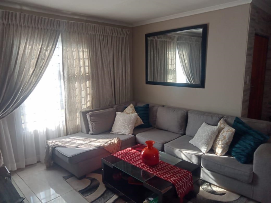 3 Bedroom Property for Sale in Klippoortje Gauteng