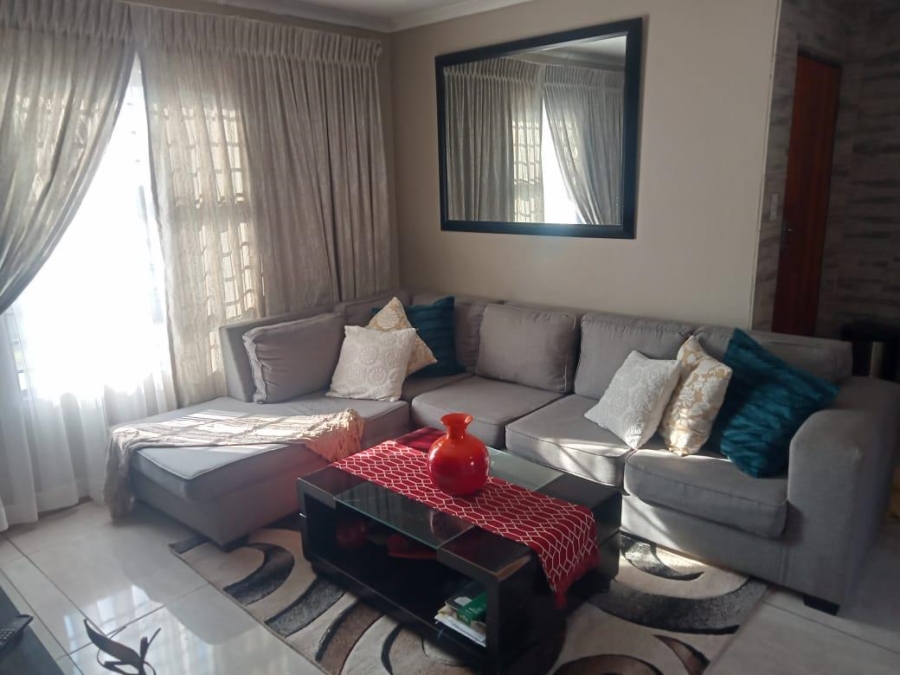 3 Bedroom Property for Sale in Klippoortje Gauteng