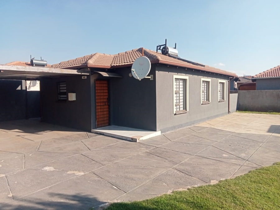 3 Bedroom Property for Sale in Klippoortje Gauteng