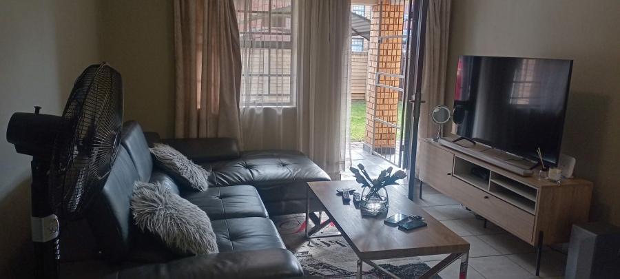 2 Bedroom Property for Sale in Montana Tuine Gauteng