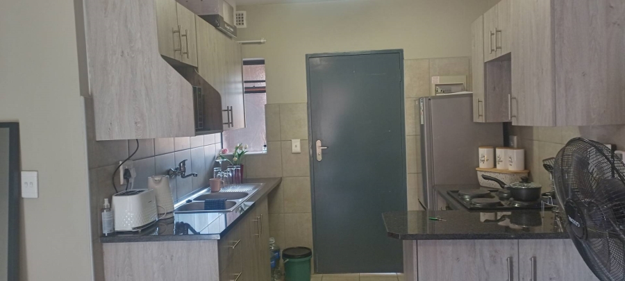 2 Bedroom Property for Sale in Montana Tuine Gauteng