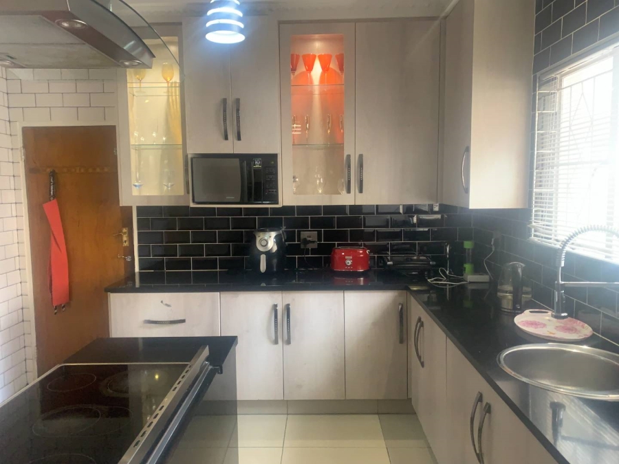 4 Bedroom Property for Sale in Winchester Hills Gauteng