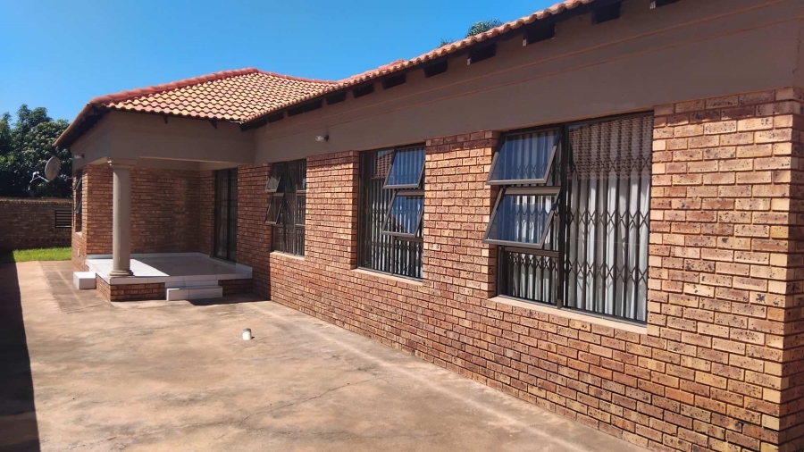 4 Bedroom Property for Sale in The Orchards Gauteng
