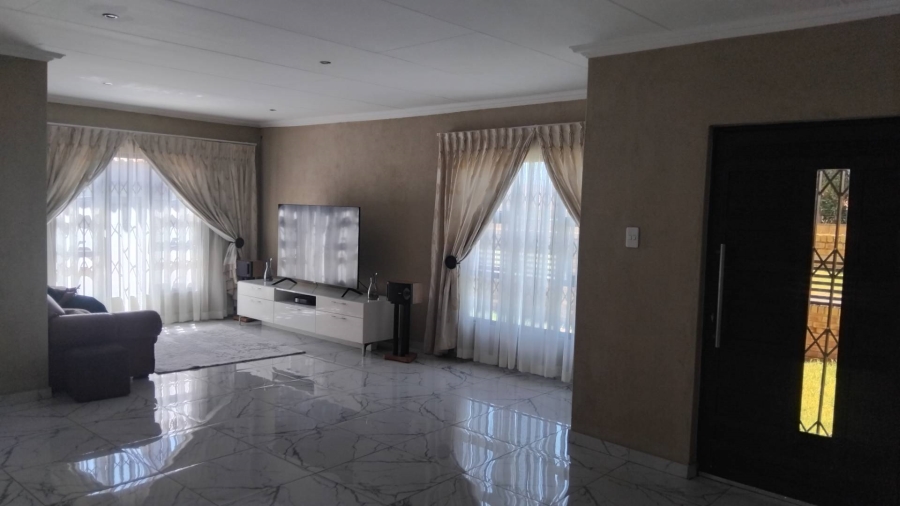 4 Bedroom Property for Sale in The Orchards Gauteng