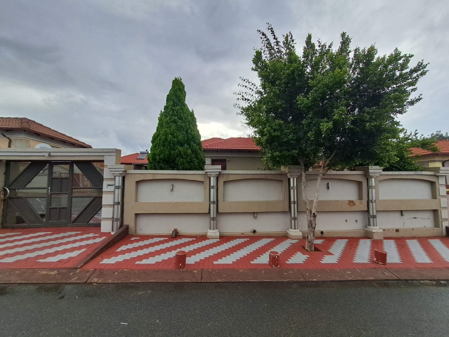 To Let 3 Bedroom Property for Rent in Olievenhoutbosch Gauteng