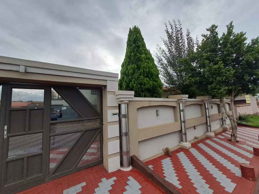 To Let 3 Bedroom Property for Rent in Olievenhoutbosch Gauteng