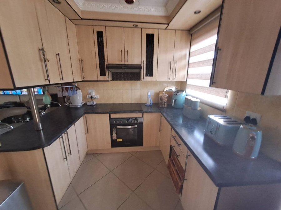 To Let 3 Bedroom Property for Rent in Olievenhoutbosch Gauteng