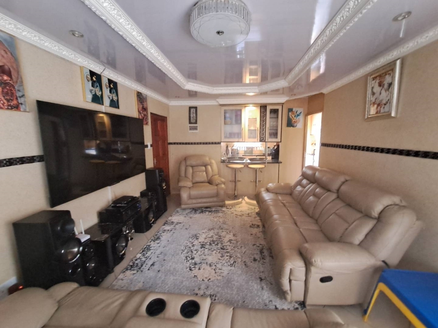 To Let 3 Bedroom Property for Rent in Olievenhoutbosch Gauteng
