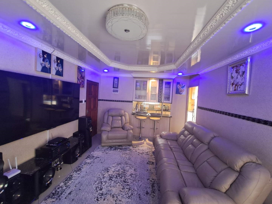 To Let 3 Bedroom Property for Rent in Olievenhoutbosch Gauteng