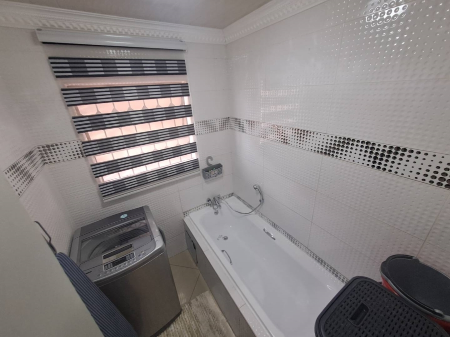 To Let 3 Bedroom Property for Rent in Olievenhoutbosch Gauteng