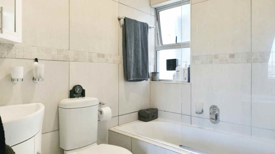 1 Bedroom Property for Sale in Highlands Gauteng