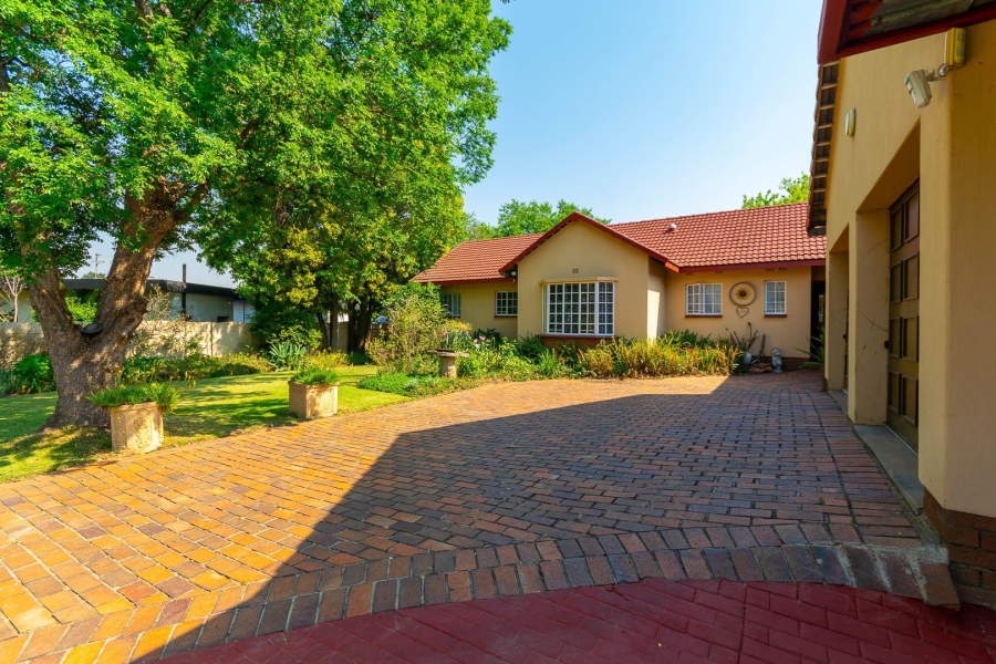 3 Bedroom Property for Sale in Brackenhurst Gauteng
