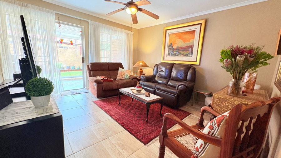 2 Bedroom Property for Sale in Eldoraigne Gauteng