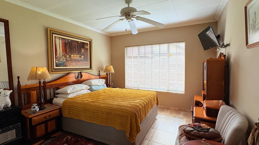 2 Bedroom Property for Sale in Eldoraigne Gauteng