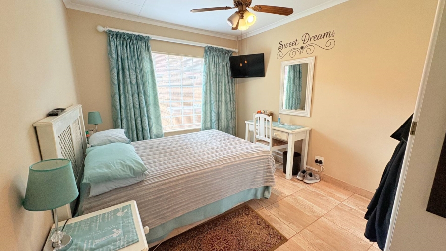 2 Bedroom Property for Sale in Eldoraigne Gauteng