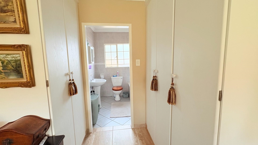 2 Bedroom Property for Sale in Eldoraigne Gauteng
