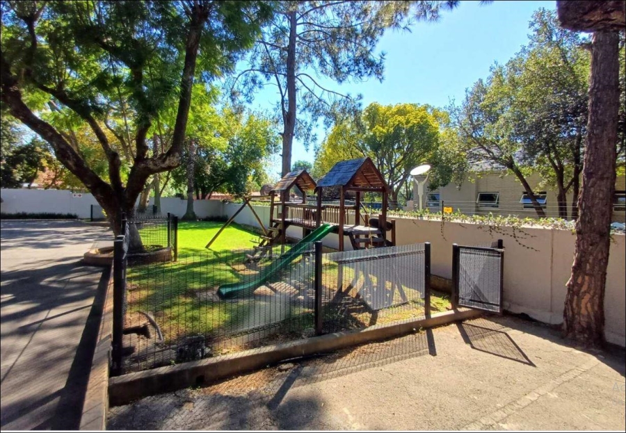 To Let 2 Bedroom Property for Rent in Sandown Gauteng