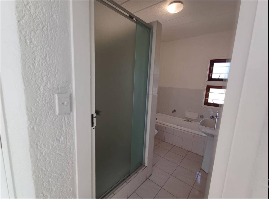 To Let 2 Bedroom Property for Rent in Sandown Gauteng