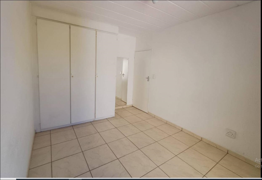 To Let 2 Bedroom Property for Rent in Sandown Gauteng