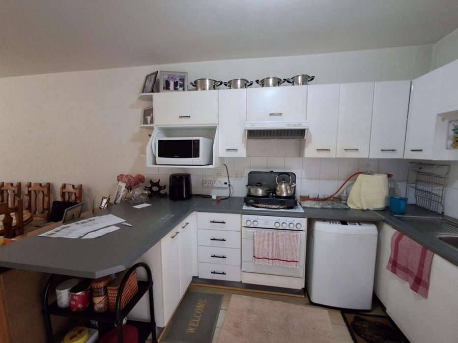 3 Bedroom Property for Sale in Brackendowns Gauteng