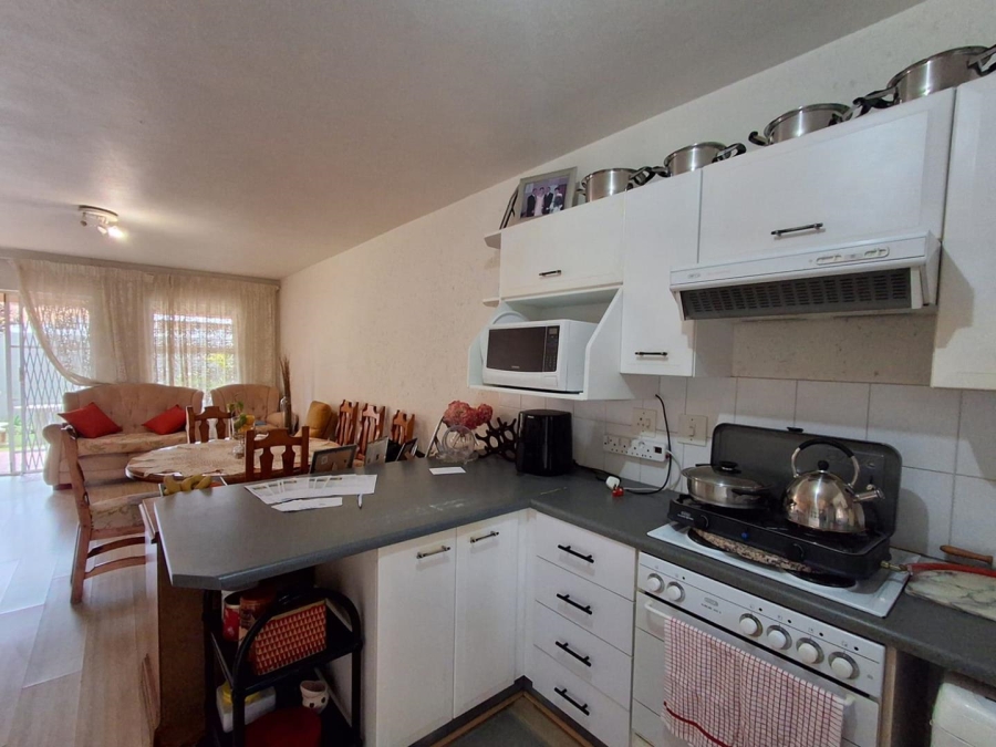 3 Bedroom Property for Sale in Brackendowns Gauteng