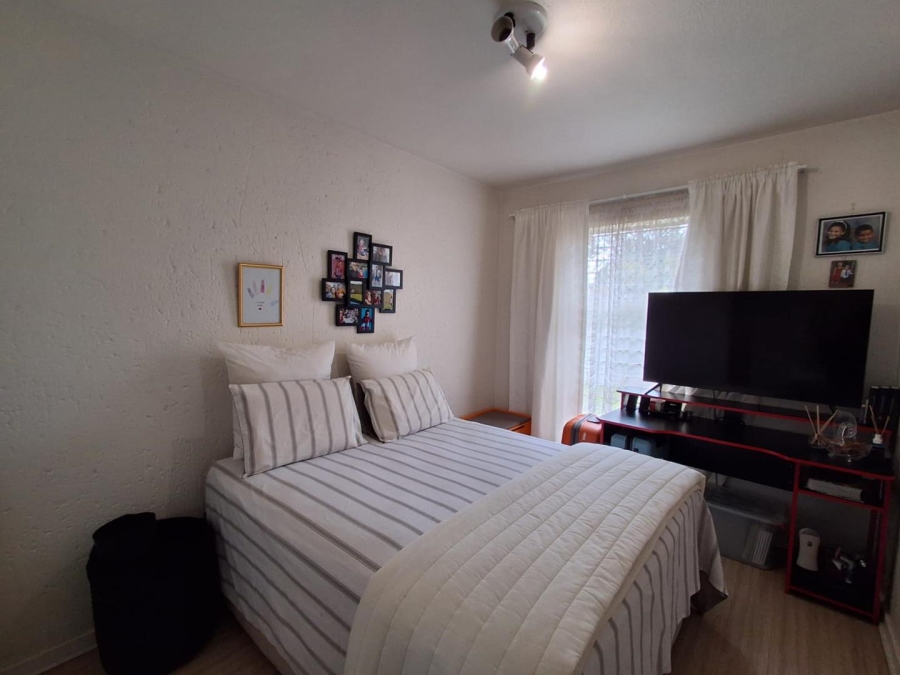 3 Bedroom Property for Sale in Brackendowns Gauteng