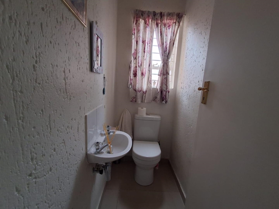 3 Bedroom Property for Sale in Brackendowns Gauteng