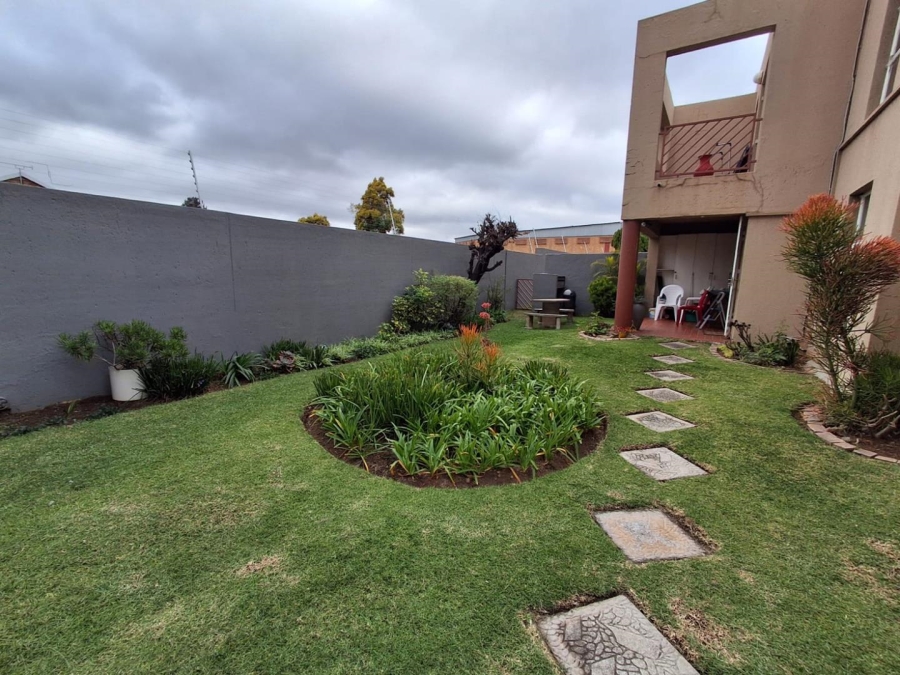 3 Bedroom Property for Sale in Brackendowns Gauteng