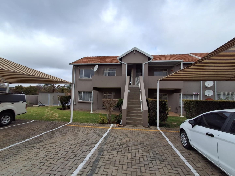 2 Bedroom Property for Sale in Brackendowns Gauteng