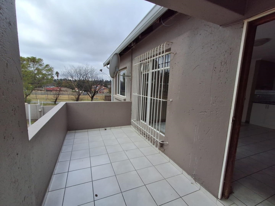 2 Bedroom Property for Sale in Brackendowns Gauteng