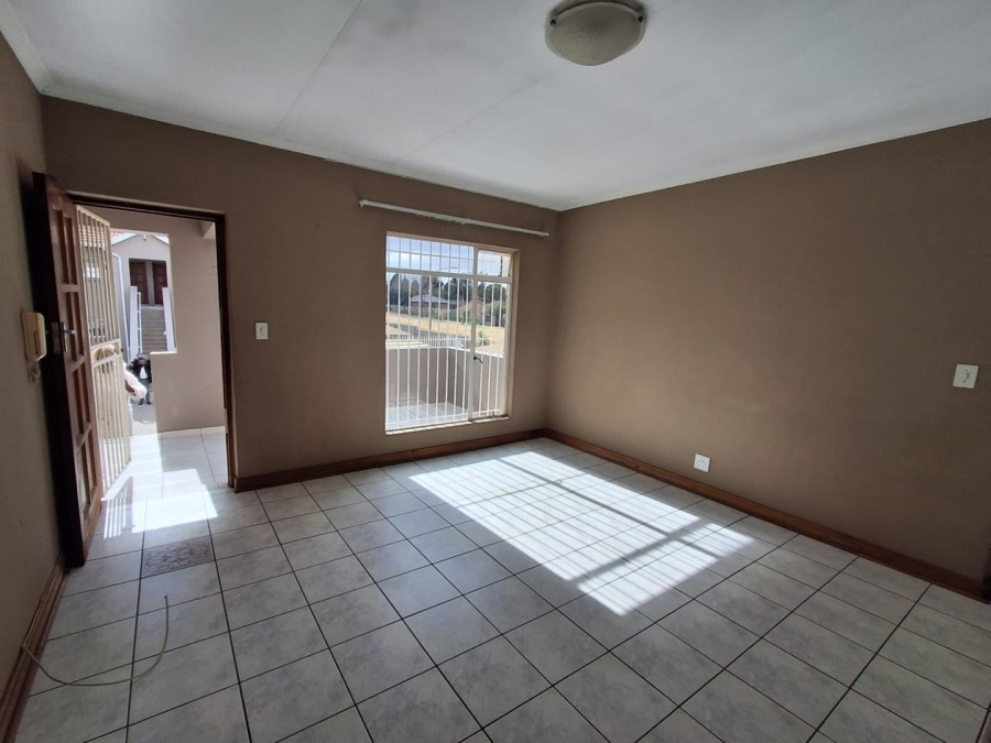 2 Bedroom Property for Sale in Brackendowns Gauteng