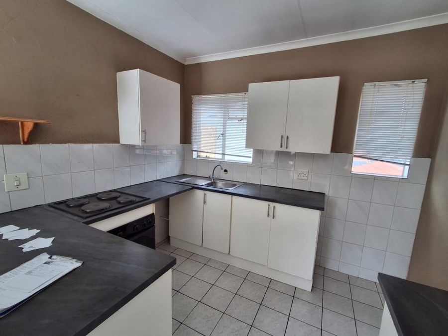 2 Bedroom Property for Sale in Brackendowns Gauteng