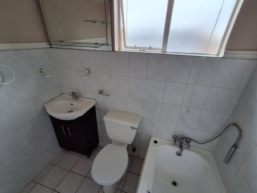 2 Bedroom Property for Sale in Brackendowns Gauteng