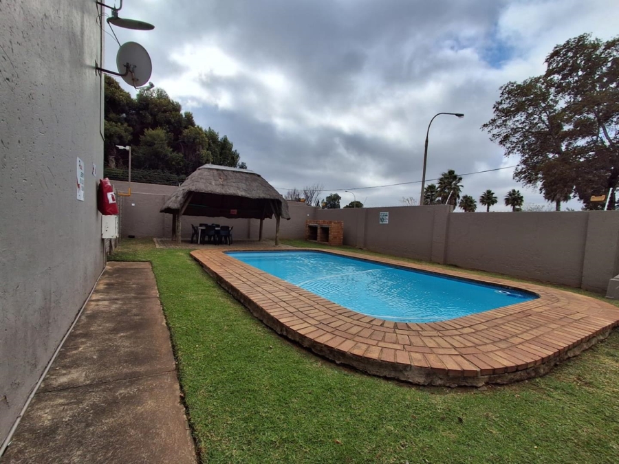 2 Bedroom Property for Sale in Brackendowns Gauteng