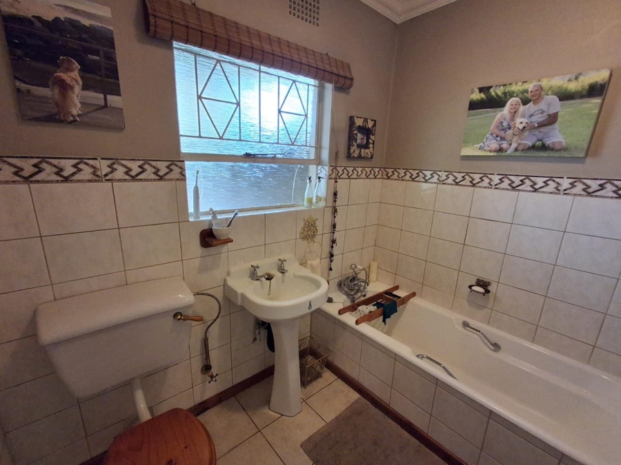 3 Bedroom Property for Sale in Brackenhurst Gauteng