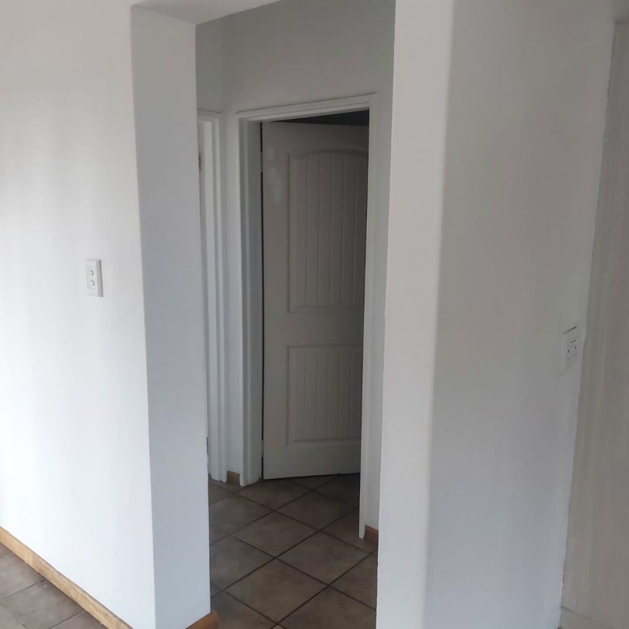 To Let 2 Bedroom Property for Rent in Honeydew Gauteng