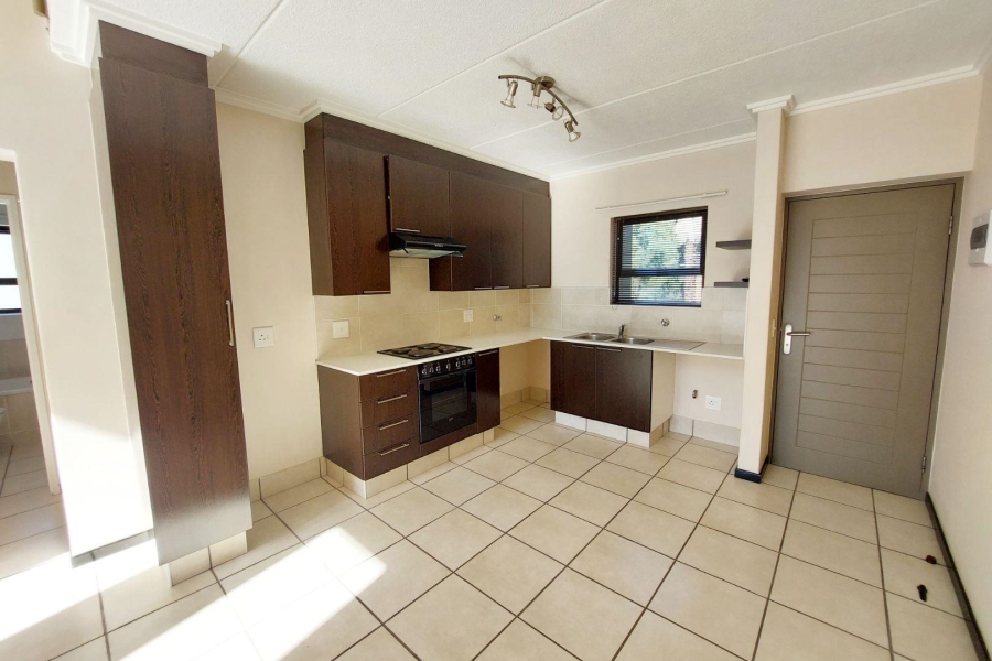 To Let 2 Bedroom Property for Rent in Douglasdale Gauteng