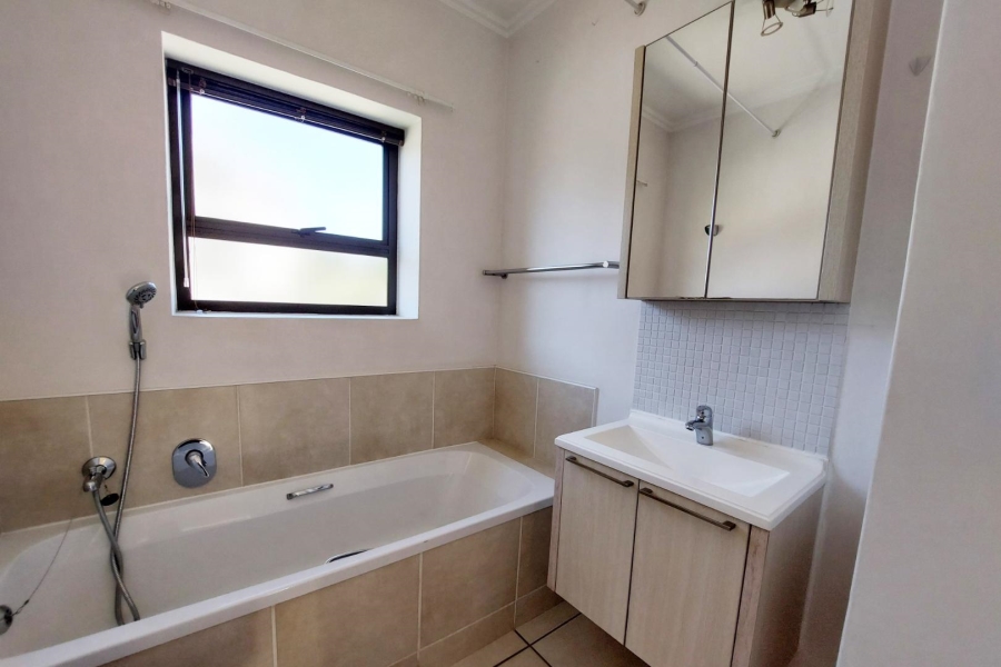 To Let 2 Bedroom Property for Rent in Douglasdale Gauteng