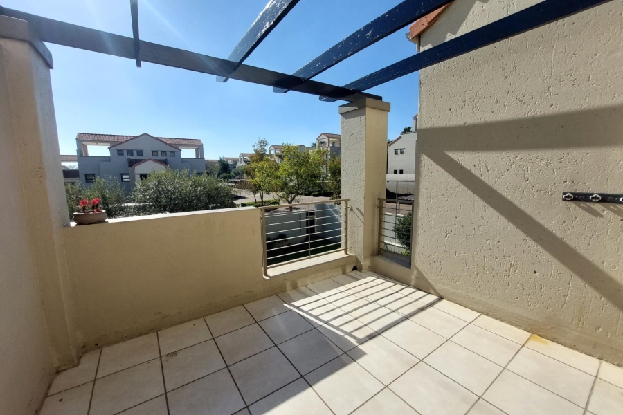 To Let 2 Bedroom Property for Rent in Douglasdale Gauteng