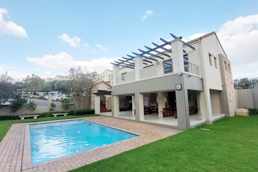 To Let 2 Bedroom Property for Rent in Douglasdale Gauteng