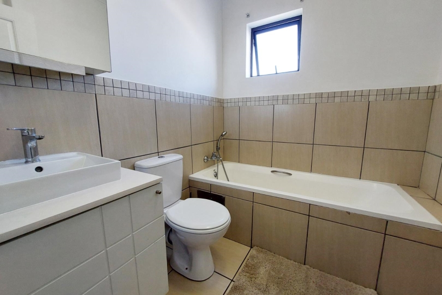 To Let 3 Bedroom Property for Rent in Barbeque Downs Gauteng