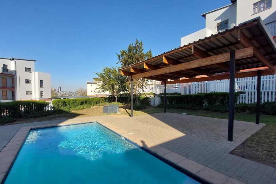 To Let 3 Bedroom Property for Rent in Barbeque Downs Gauteng