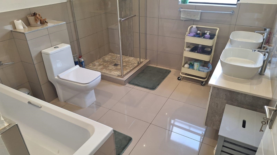 To Let 3 Bedroom Property for Rent in Ferndale Gauteng