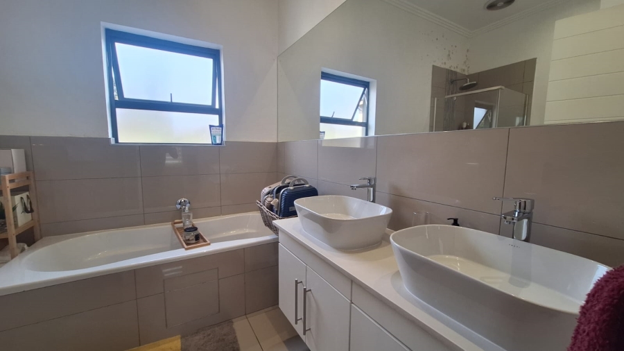 To Let 3 Bedroom Property for Rent in Ferndale Gauteng