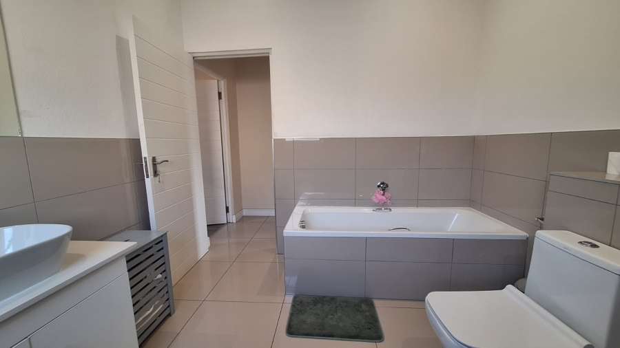 To Let 3 Bedroom Property for Rent in Ferndale Gauteng