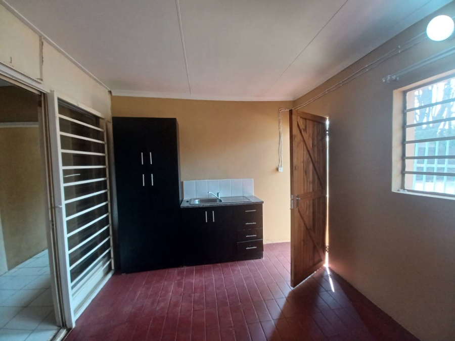 To Let 1 Bedroom Property for Rent in Silverton Gauteng