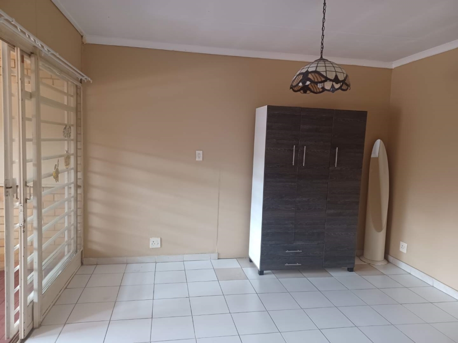 To Let 1 Bedroom Property for Rent in Silverton Gauteng