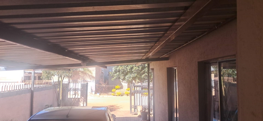 3 Bedroom Property for Sale in Soshanguve South Gauteng