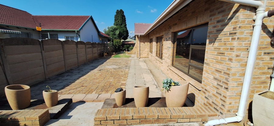 3 Bedroom Property for Sale in Florentia Gauteng
